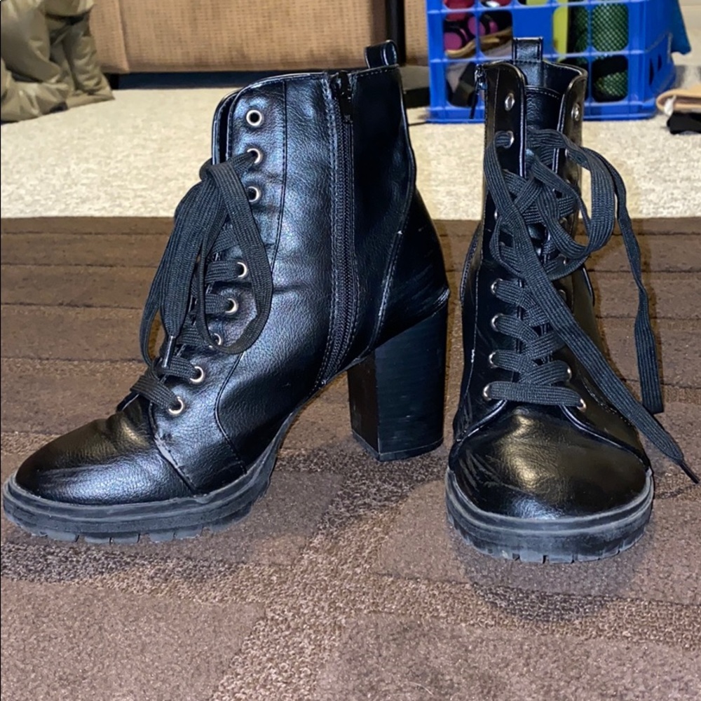 Cute black thick boots